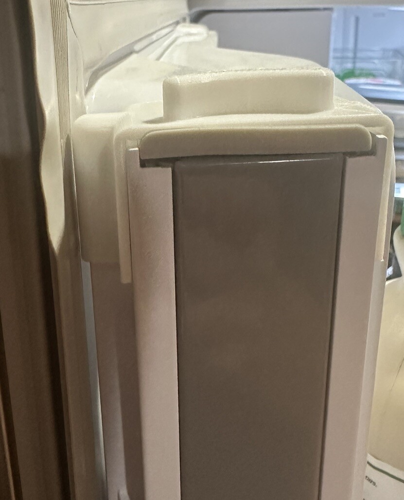 Samsung Refrigerator Door Flipper(mullion) Repair Part. Read Description