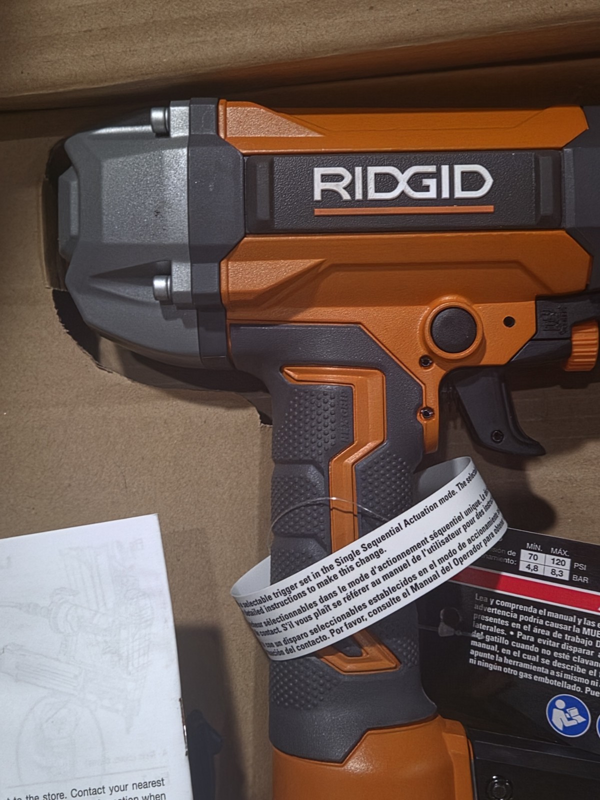 Ridgid 18 Gauge Pneumatic 2 1/8 in Brad Nailer Brand New!!