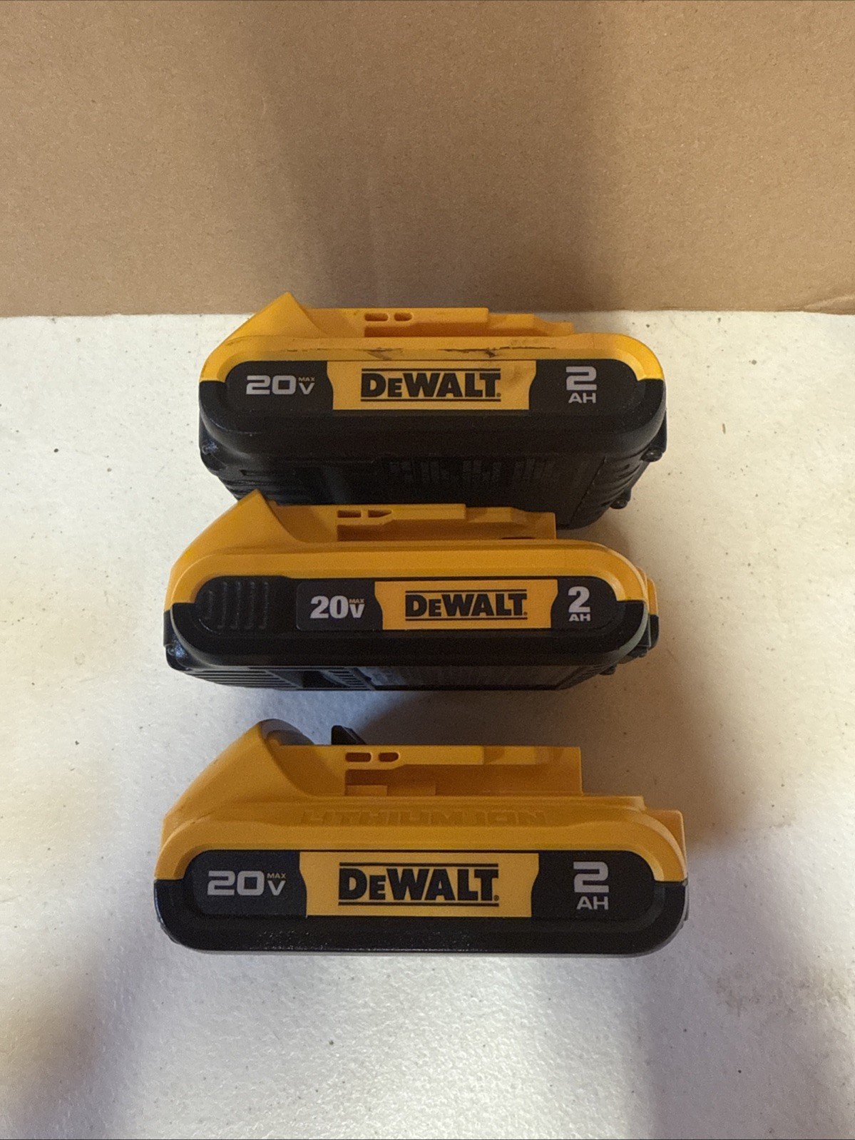 Low Of 3 Genuine Dewalt DCB203 20V Max Battery 2.0Ah Lithium Ion Li-Ion 20 Volt