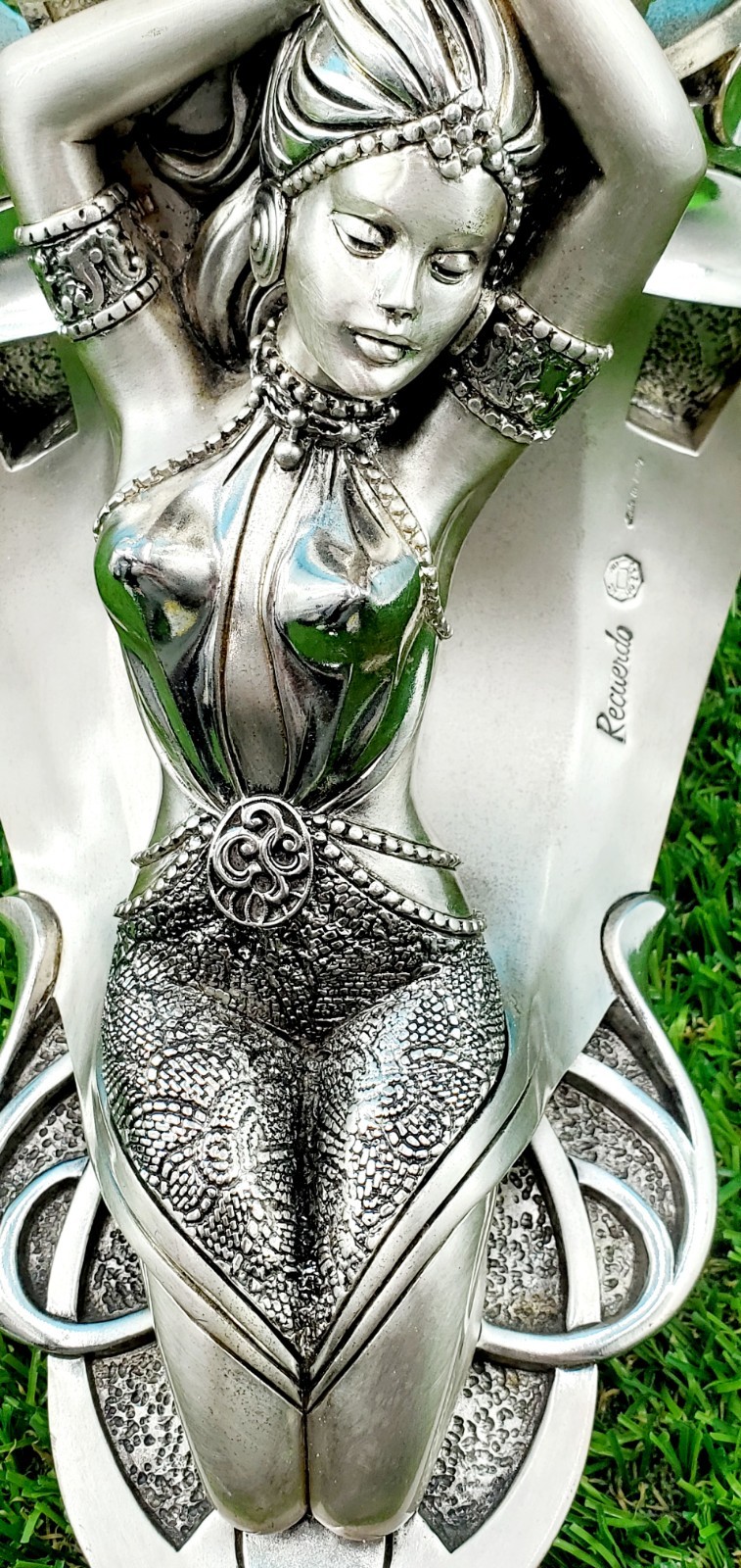 (1) Made In Italy Recuerdo Silver Painted 2.9lb Woman Bookend 7½”×7½”×5″ *FLAWS