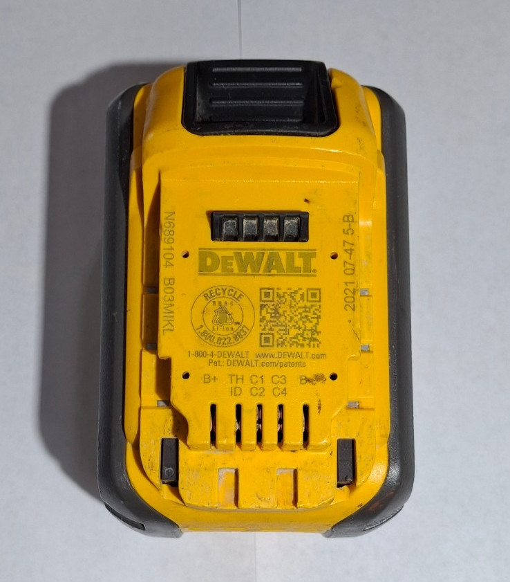 Dewalt Dcb609 Flexvolt 20v/60v 9AH Battery For Parts Or Repair