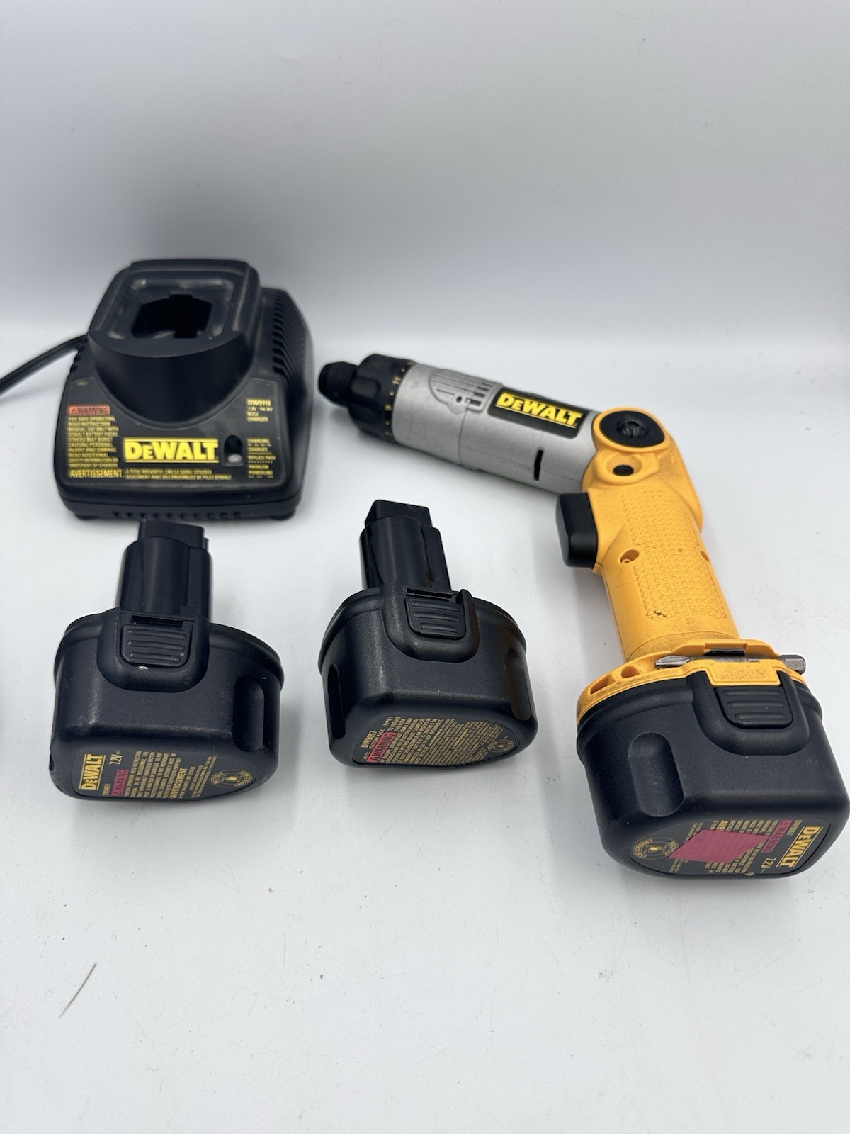 DeWalt DW920 7.2V Cordless Pivoting Screwdriver w/ 3 Batteries, Charger & Case