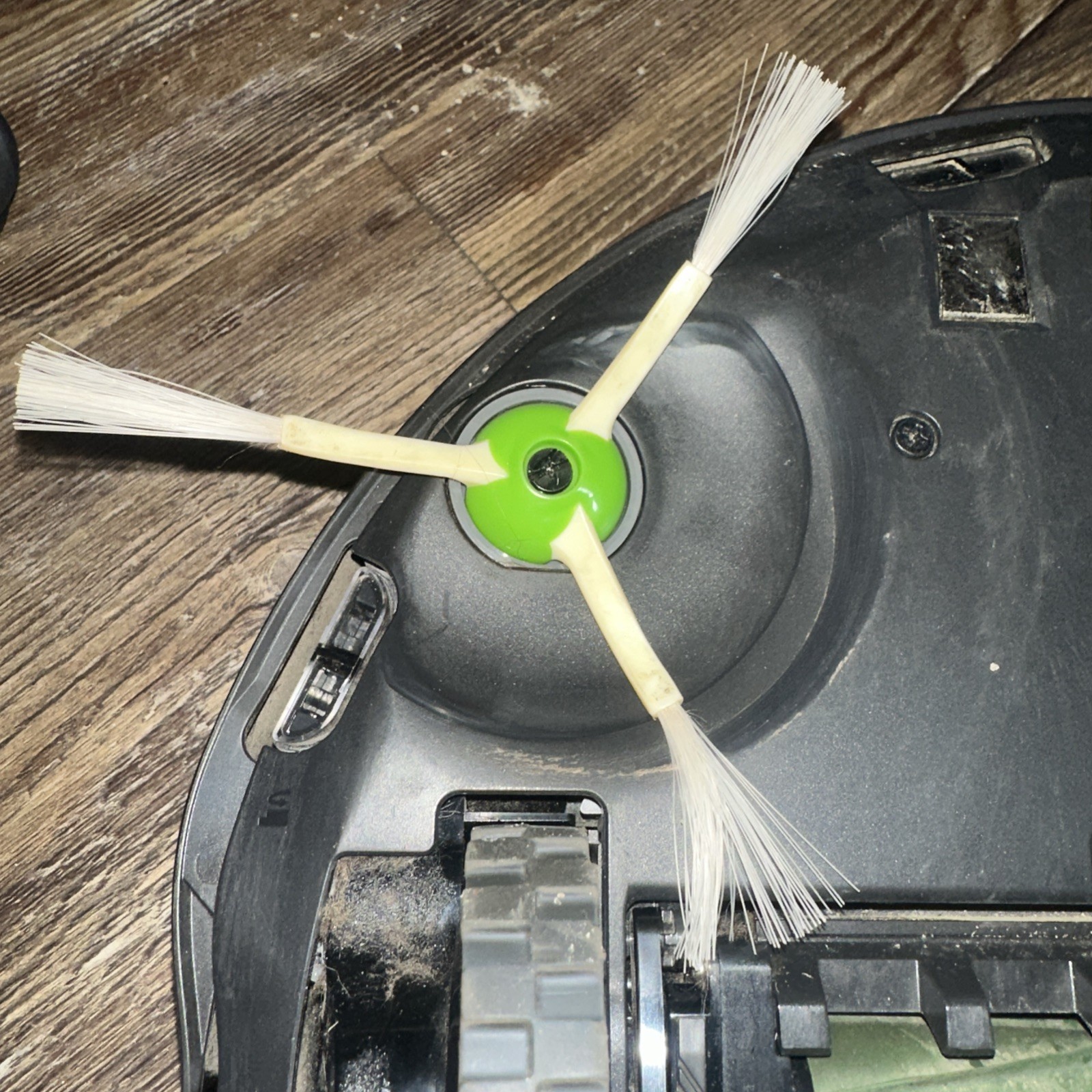IRobot Roomba J7+ Wi-Fi Self-Empty Robot Vacuum (j7550)(RVE-Y1)