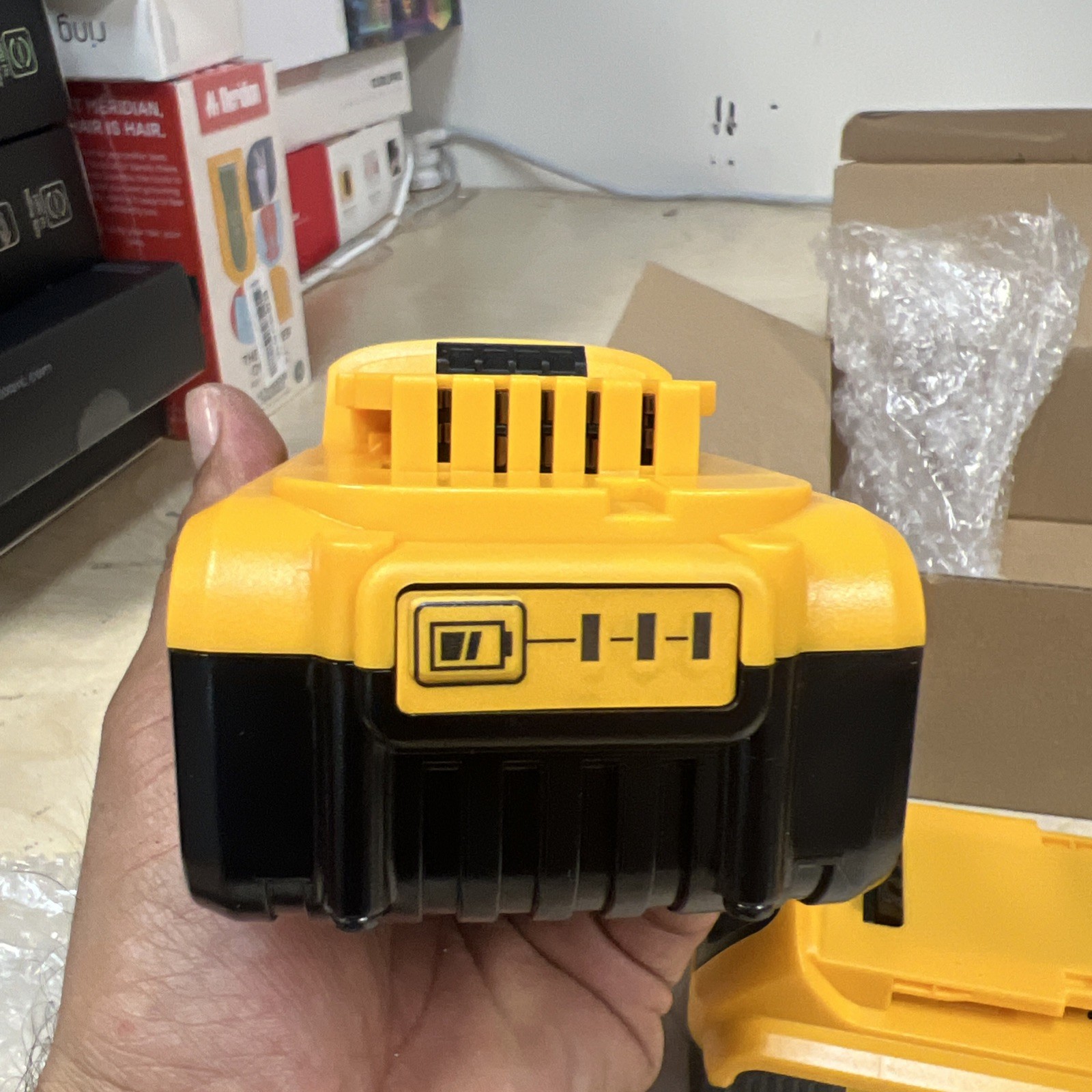 Lithium Ion Battery 20V 20 Volt 8.0AH DCB206 DCB208 DCB200 For DeWalt Lot Of 4