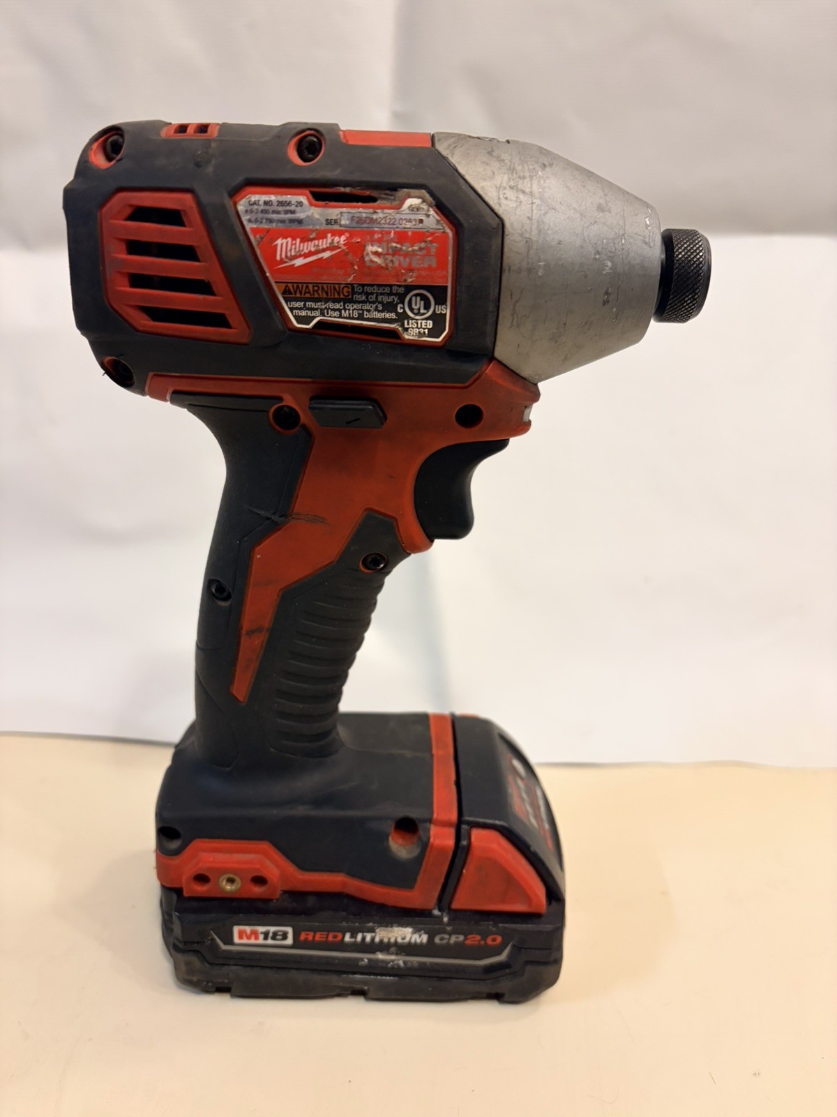 Milwaukee M18 1/4″ Hex Impact Driver (2656-20) w/M18 Red Lithium CP 2.0 Battery