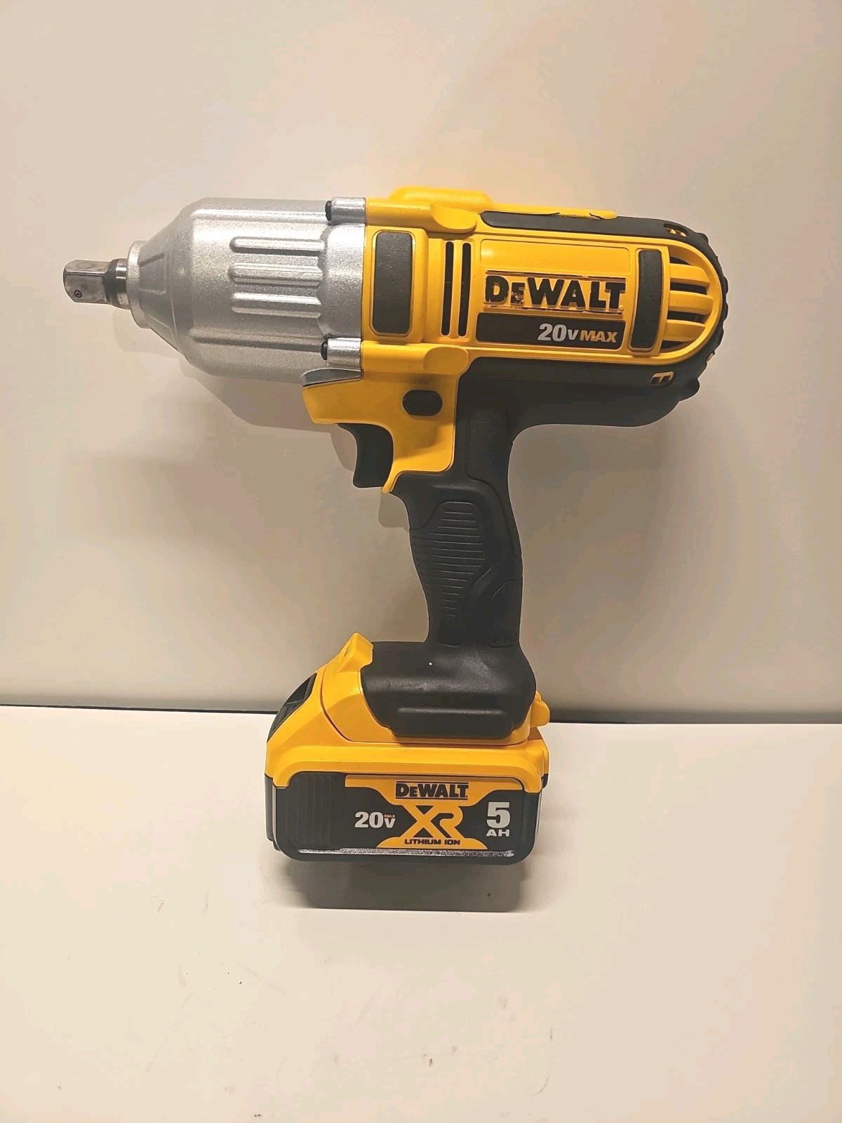 DEWALT DCF889 20V CORDLESS 1/2″ IMPACT WRENCH & 5Ah BATTERY EXCELLENT CONDITION!