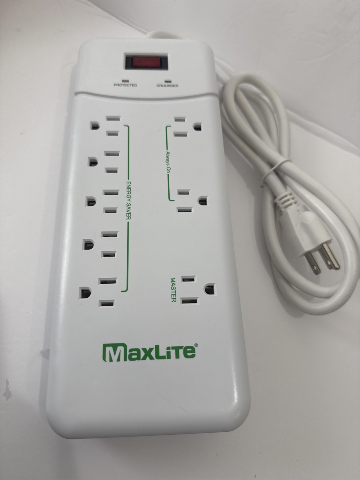 New MaxLite – 8 Outlet Energy Saver Power Strip with Surge Protection