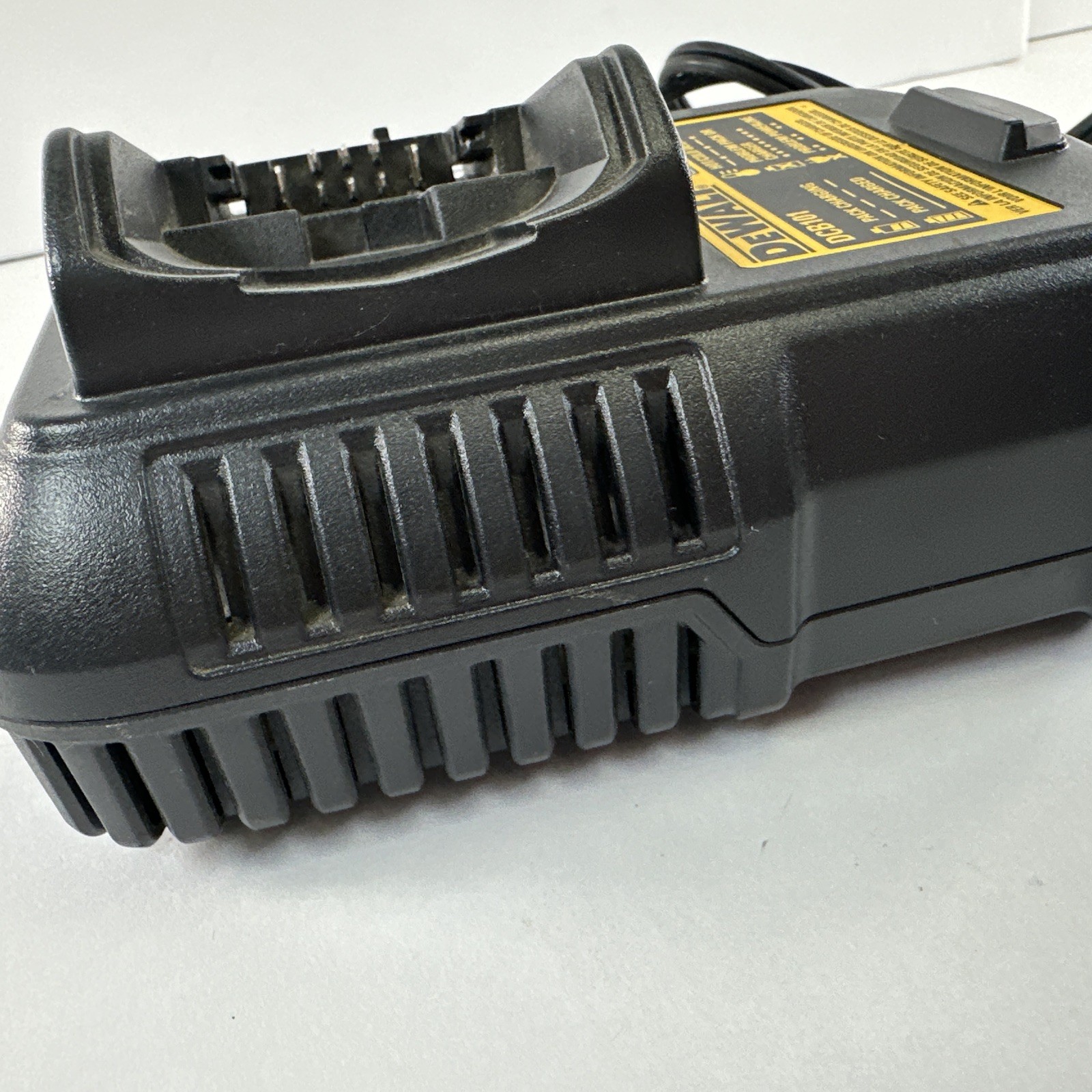 DEWALT DCB101 12V MAX 20V MAX Lithium-Ion Battery Charger Tested