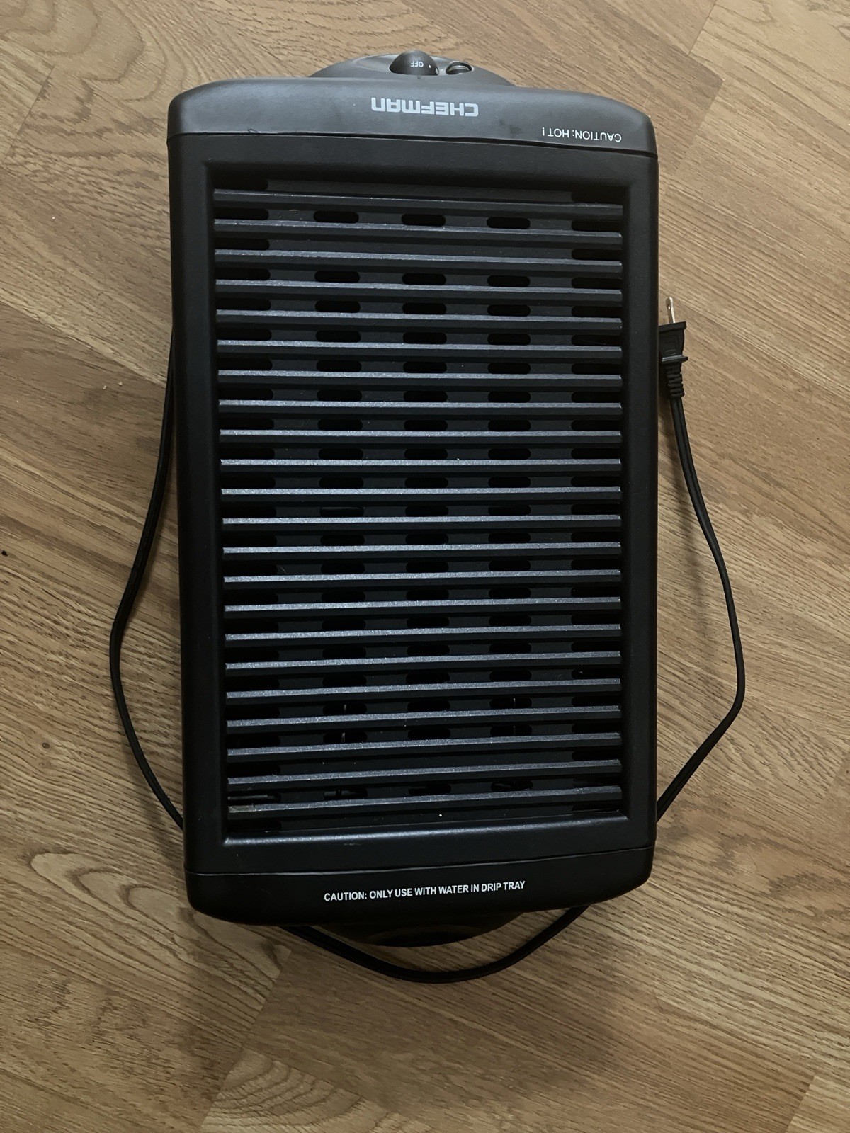 Chefman Smokeless Indoor Electric Grill Pyramid Shaped Grates Drip Tray KYS-868A