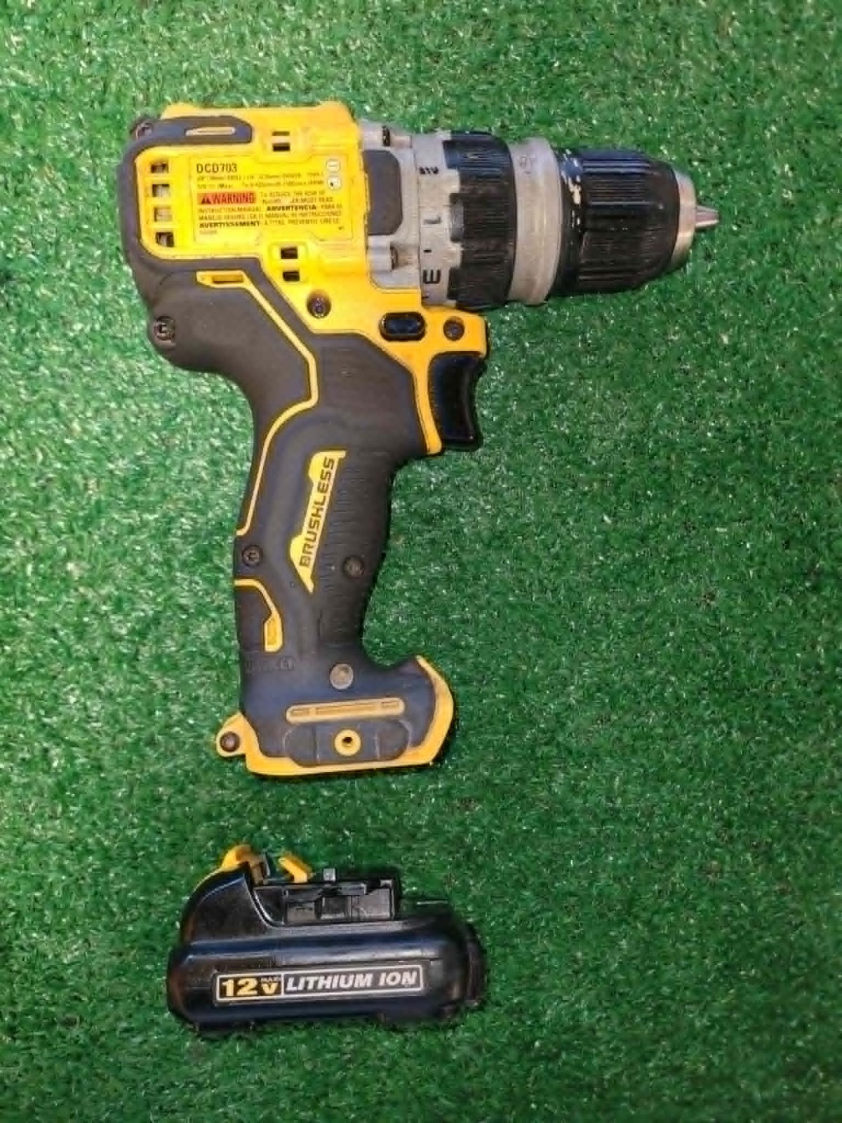 Dewalt DCD703 3/8″Drill , DCF813 Impact, 2 Batteries 2.0 & 1.3AH