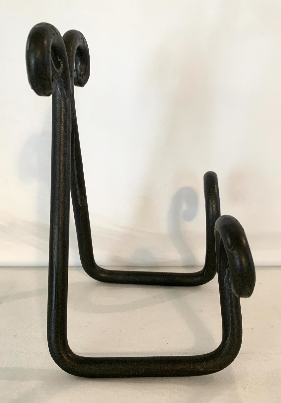 Hand Forged Heavy Duty Blacksmith Artisan Wrought Iron Plate Stand/Wall Mount