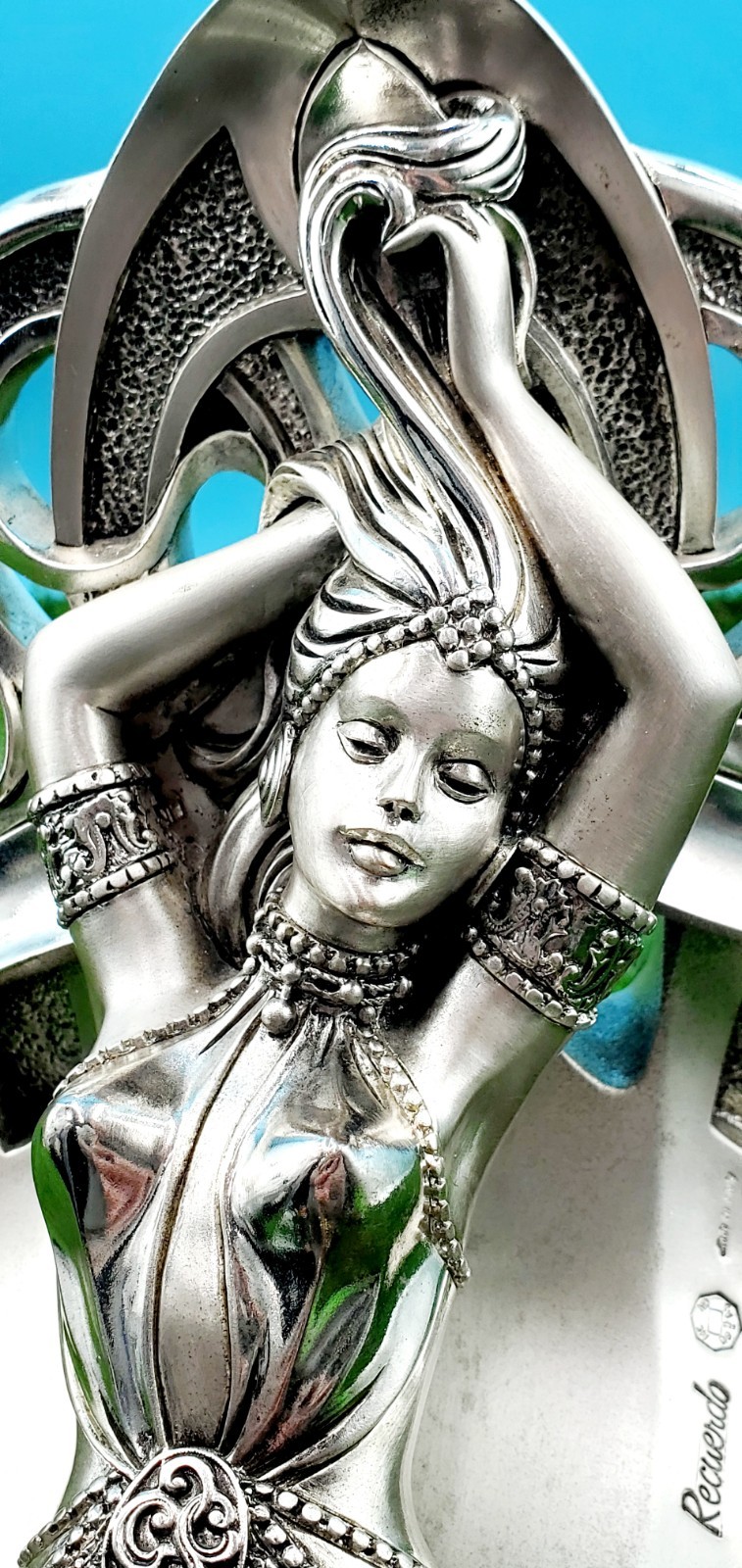 (1) Made In Italy Recuerdo Silver Painted 2.9lb Woman Bookend 7½”×7½”×5″ *FLAWS