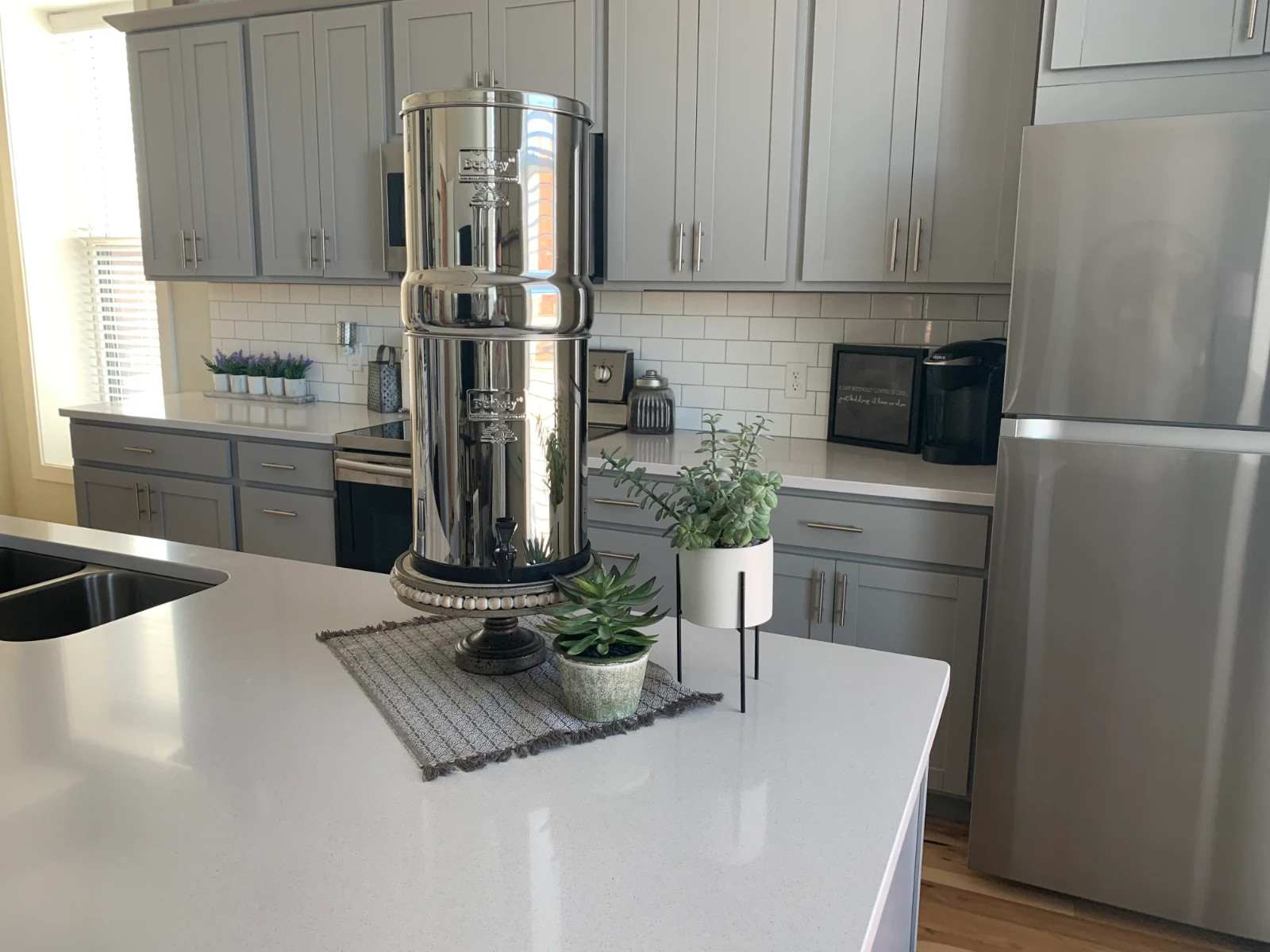 Royal Berkey Unit- w/ BOROUX. foundation. Black Filters