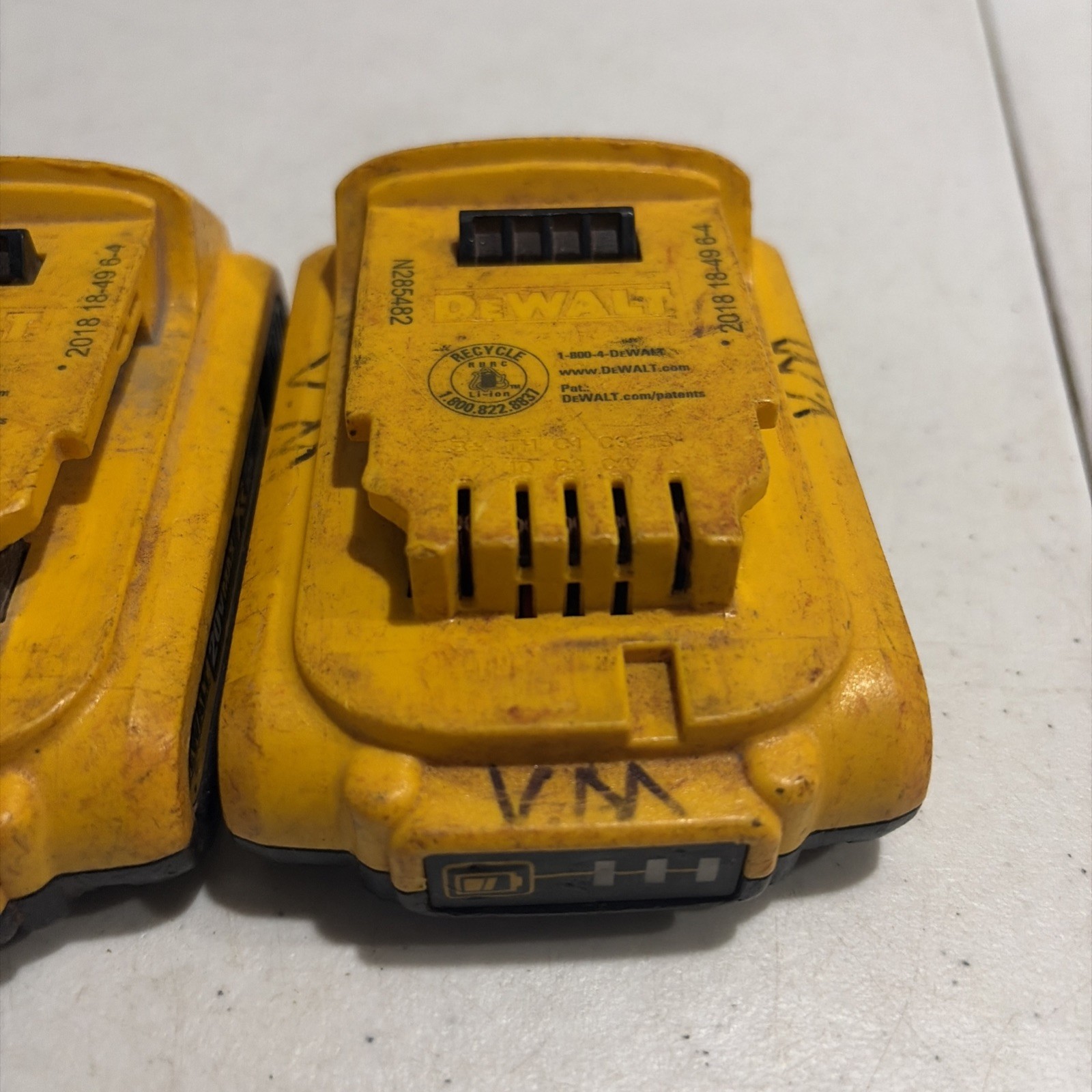 X2 Dewalt DCB203 20V Max Batteries 2.0Ah Lithium Ion 20 V