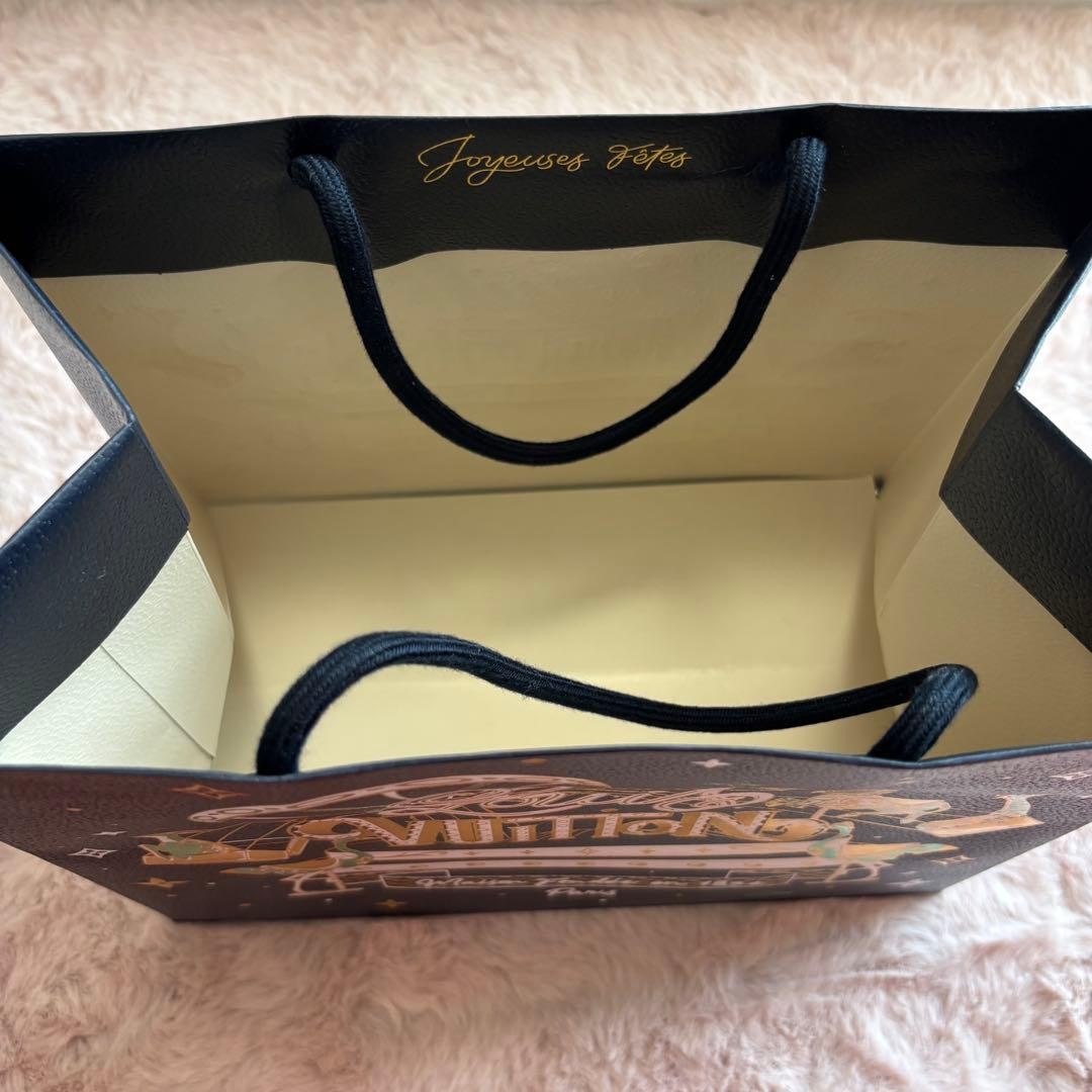 LOUIS VUITTON 2024 Holiday Gift Shopping Bag Limited 8.3 in×9.8 in×5.9 in JP
