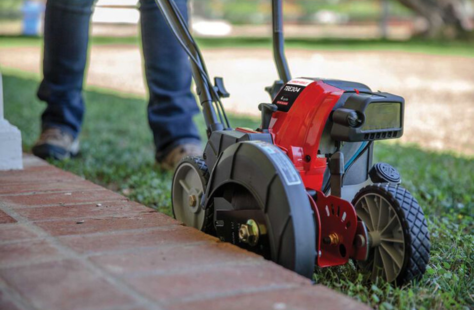 Troy-Bilt TBE304 Gas Edger 30cc 4-Cycle 9″ Blade Lawn Driveway Sidewalk