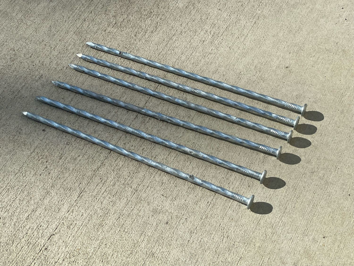 12 in. Galvanized Spiral Landscape Edging Spikes – 1 Gauge Steel – Sandbaggy