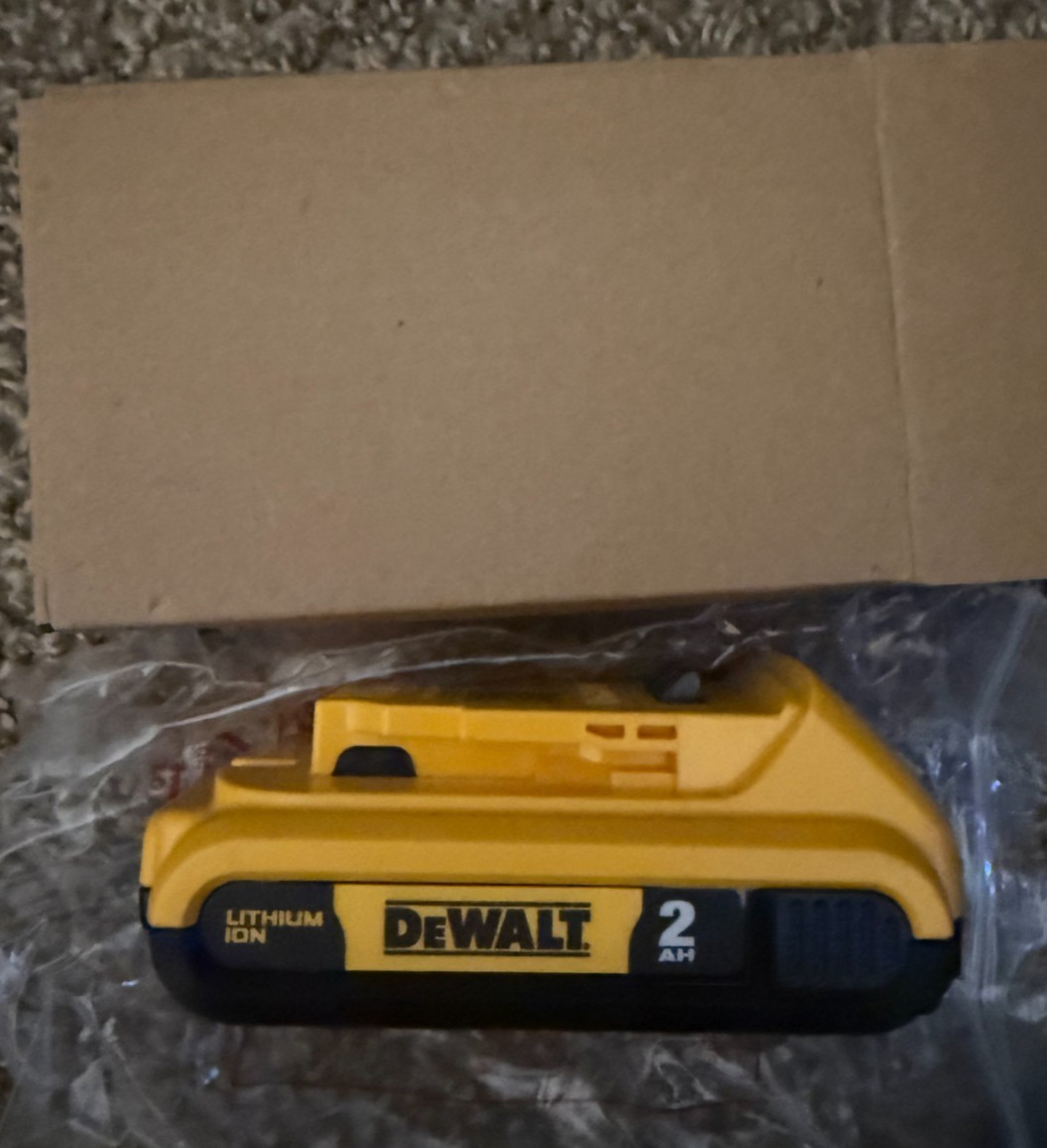 Brand New DeWALT DCB203 20V Max 2.0Ah Compact Lithium Ion Battery Genuine
