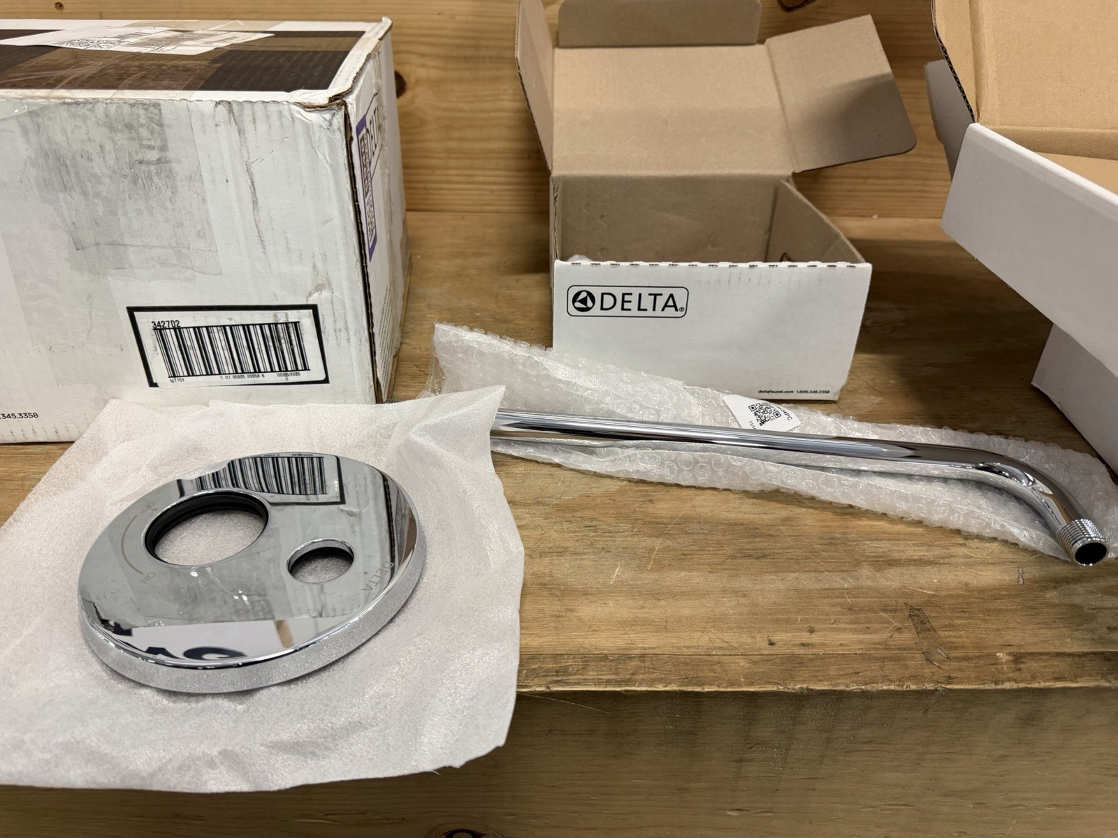 READ DESCRIPTION Delta 342702 Modern Monitor 14 Series Raincan Handshower Chrome