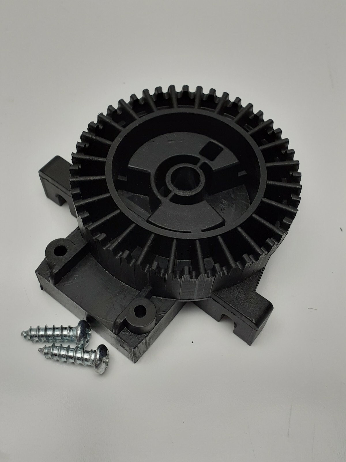 Black & Decker OEM Parts. “R” Fixed Gear For MM2000 Corded 15amp Lawn Mower