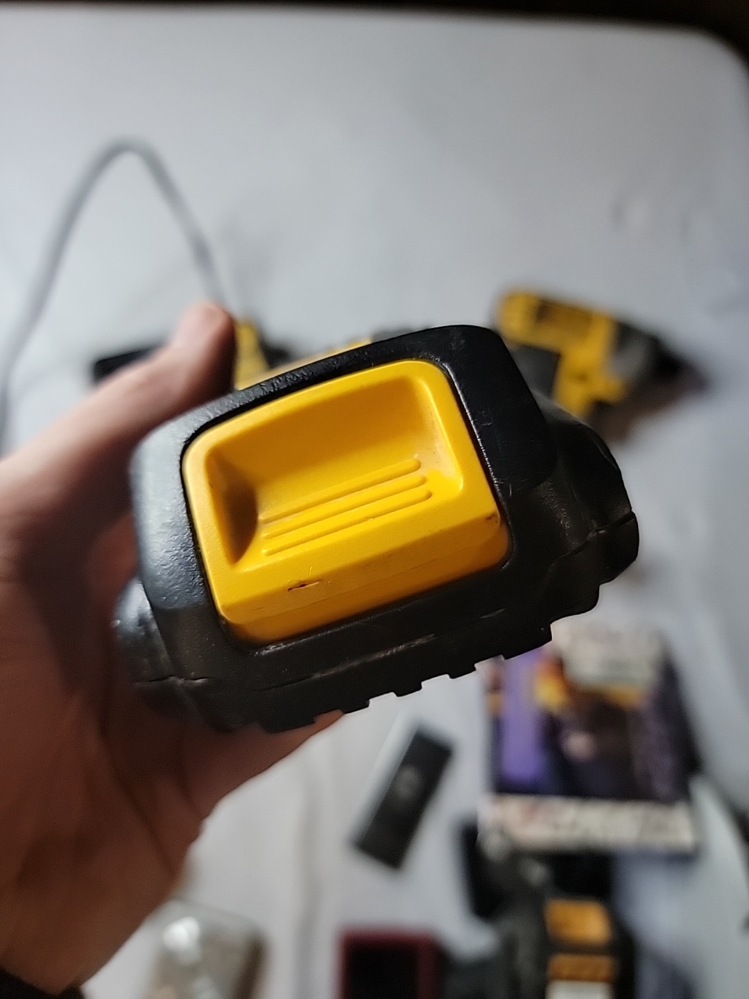 Dewalt DCF885 20V Cordless 1/4″ Impact Driver 20 Volt With Battery And Charger