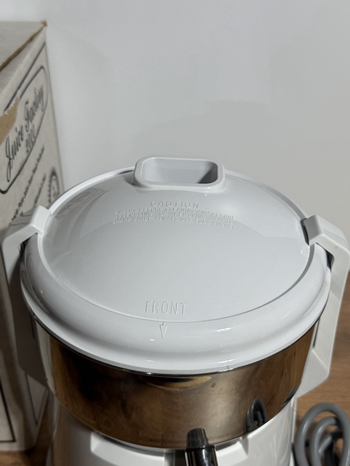 Juice Factory 2000 Electric Centrifugal Juicer White 800W Easy Clean 120V