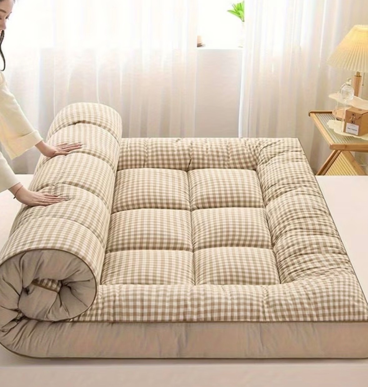 Portable Rollable Tatami Futon Mattress, Ideal for Floor Sleeping, Guest Beds
