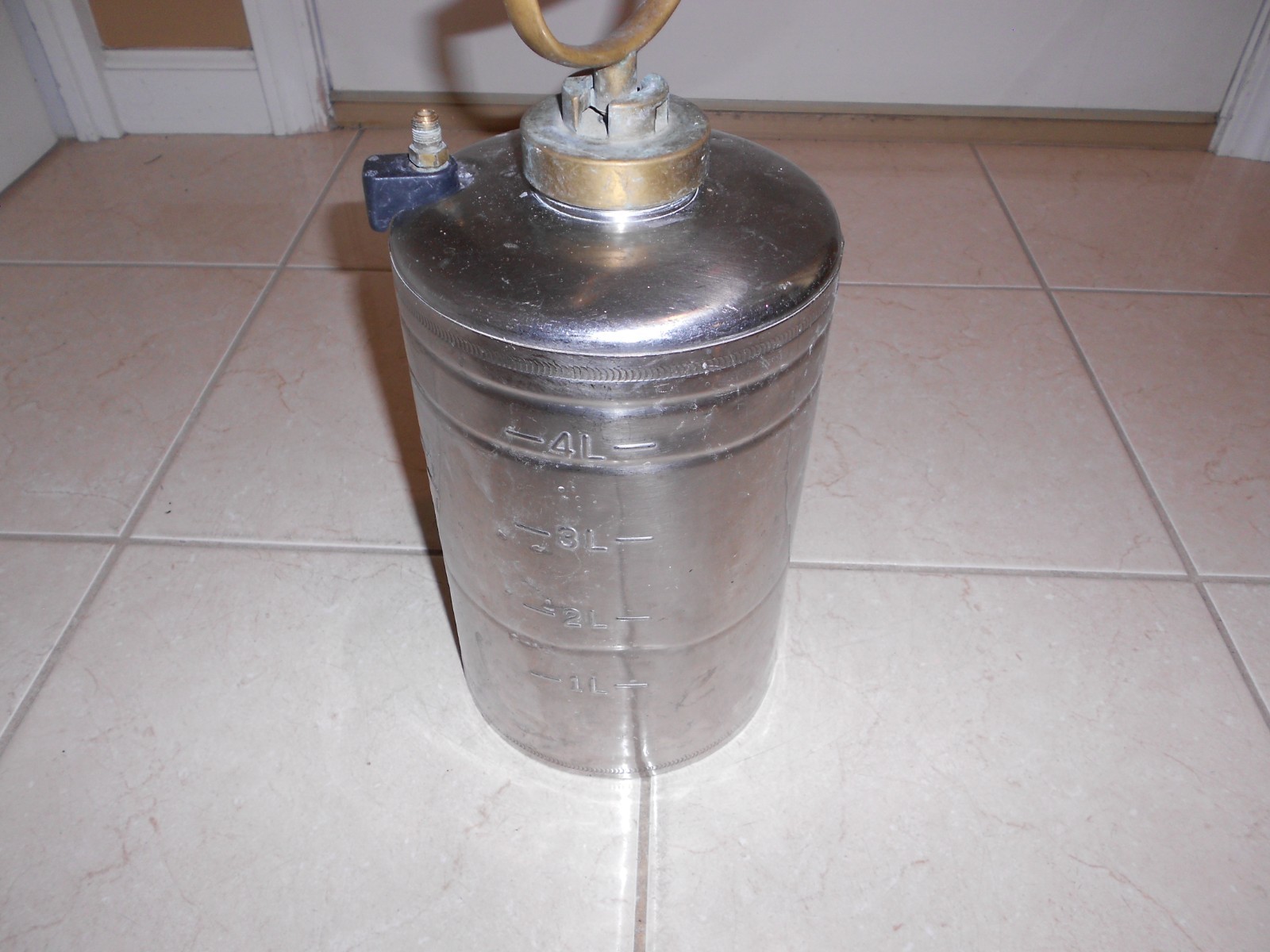 B & G 1 GALLON SPRAYER TANK AND PUMP PESTICIDE SPRAYER