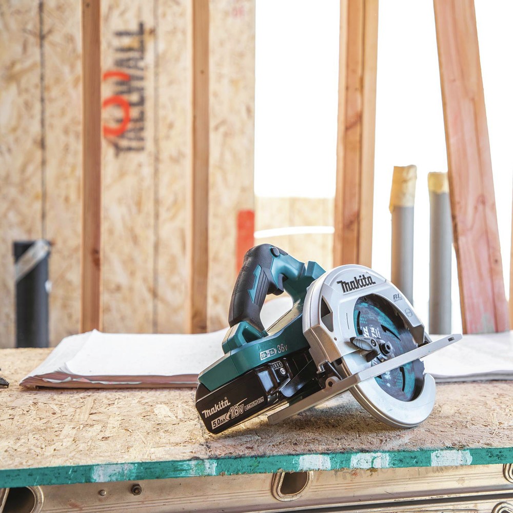 Makita 18V X2 LXT 7-1/4″ Circular Saw Kit (5 Ah) XSH06PT-R Certified Refurbished
