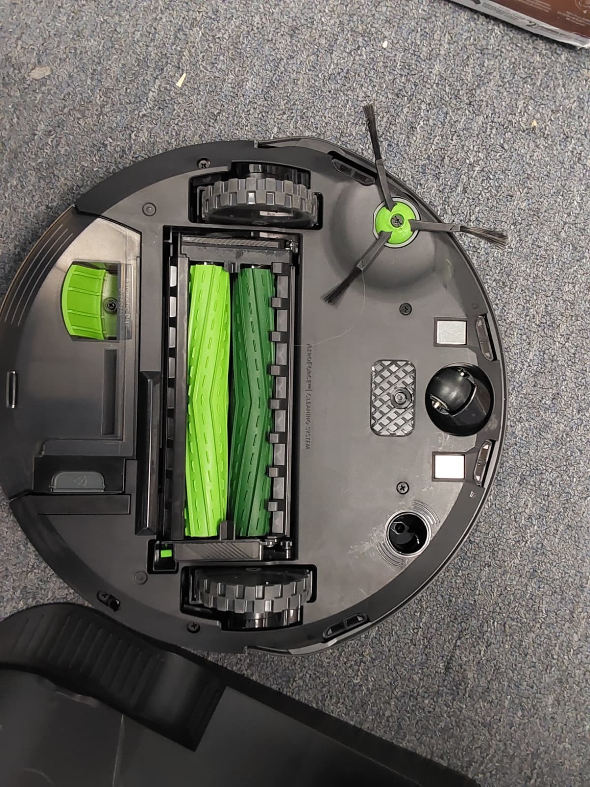 IRobot Roomba j9+ Self-Emptying Robot Vacuum (PLEASE READ)