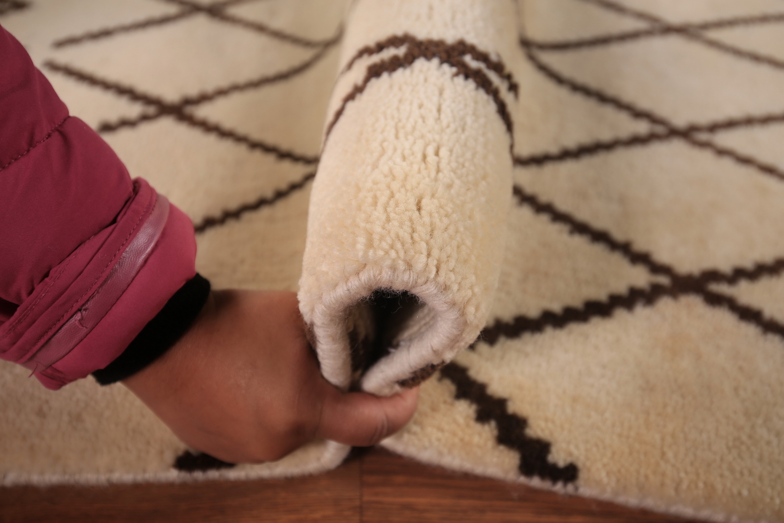 Modern Handmade Luxury Hand-Knotted Moroccan Wool Rugs for Any Room 4×6 ft