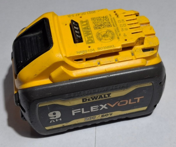 Dewalt Dcb609 Flexvolt 20v/60v 9AH Battery For Parts Or Repair
