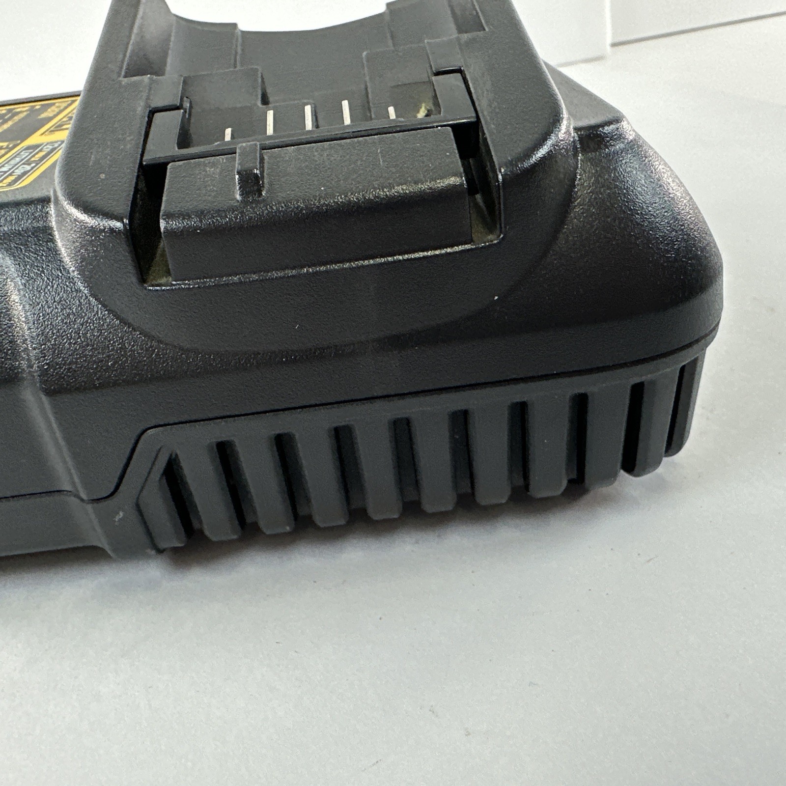 DEWALT DCB101 12V MAX 20V MAX Lithium-Ion Battery Charger Tested