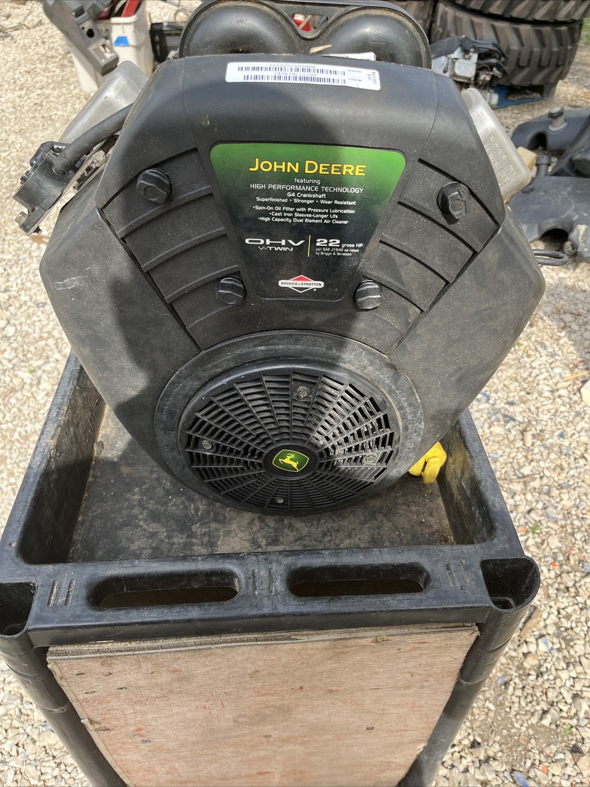 BRIGGS & STRATTON JOHN DEERE 22 HP. G4 ENGINE 407777 437hrs