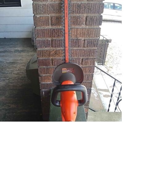 BLACK+DECKER Hedge Trimmer, 20-Inch, Corded (In Box)