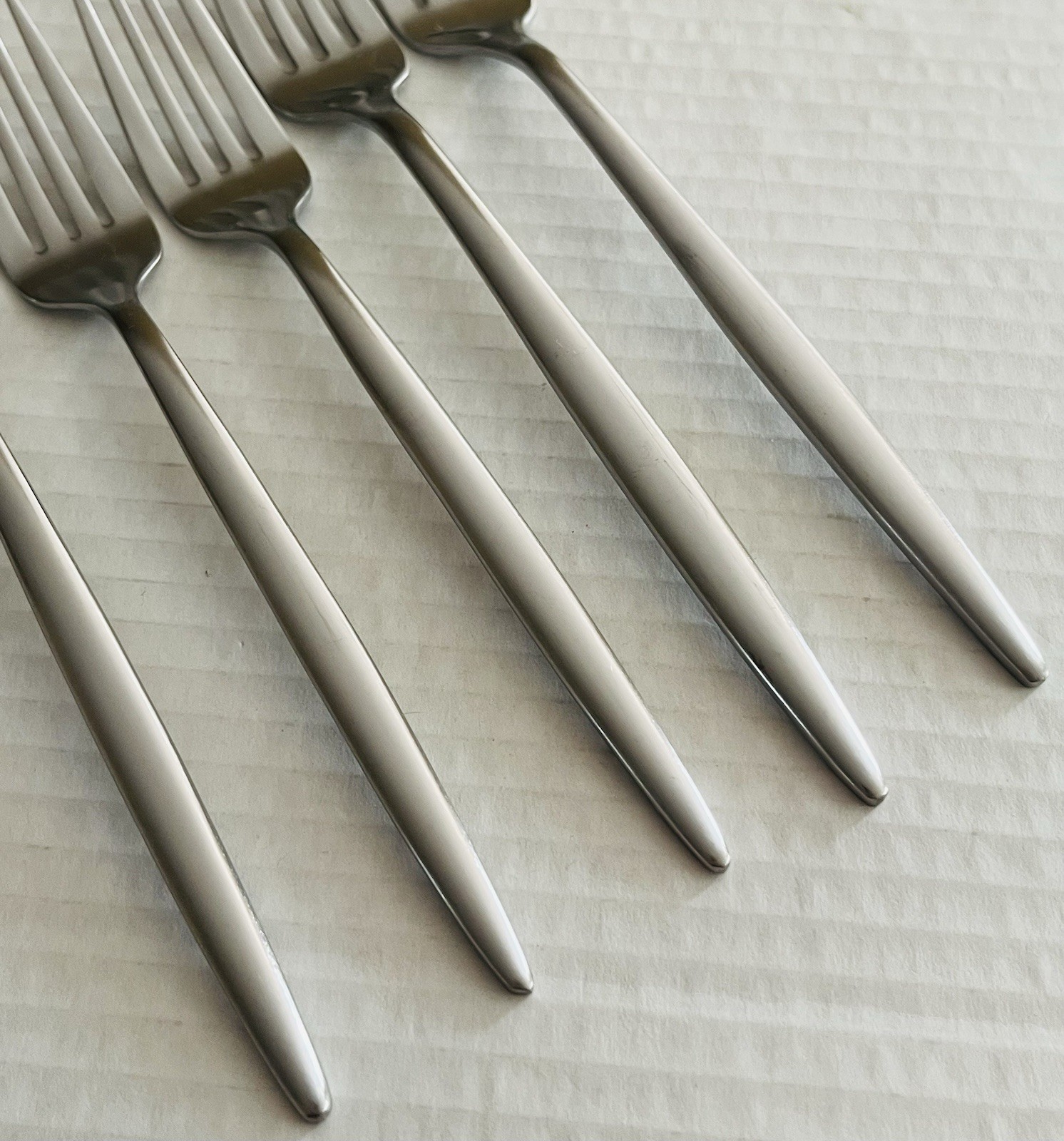 5 Stainless Forks Slender Plain Handle Pointed Tip 2 Dinner 8” & 3 Salad 7 1/8”
