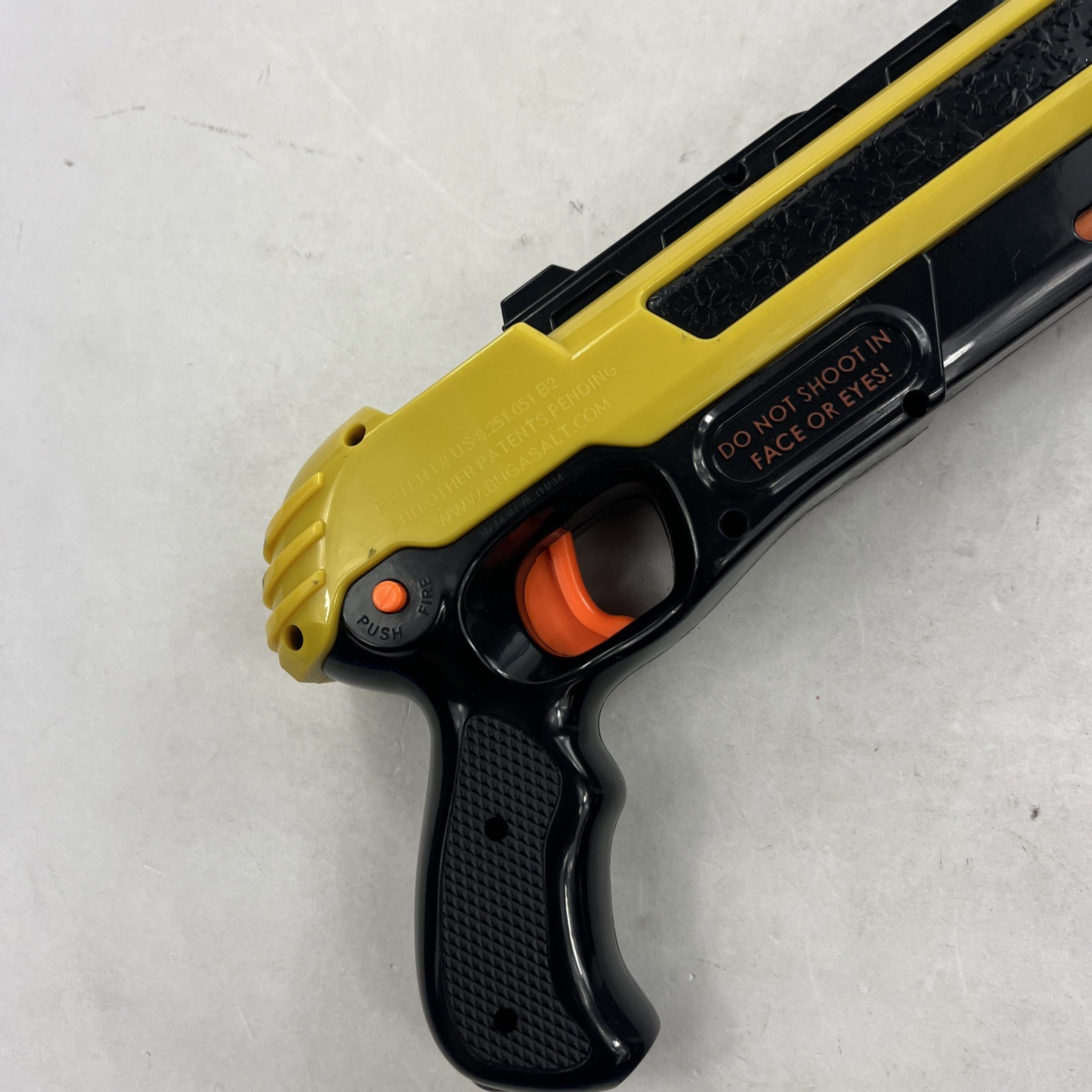 Bug-A-Salt Black Yellow Original Salt Gun Kills Flying Insects Bugs Tested Works