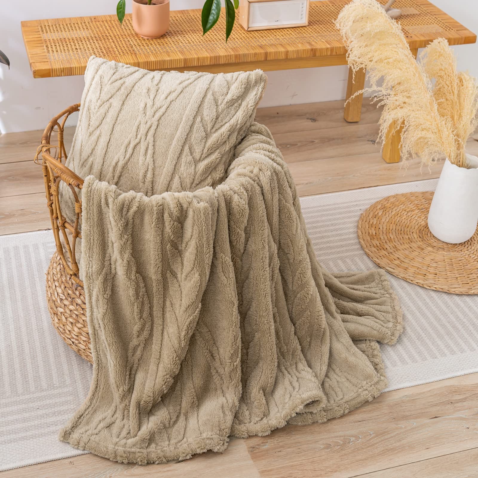 Sherpa Large Throw Blanket Single Layer,Light Weight(1.7lb),320GMS-3D Stylish…