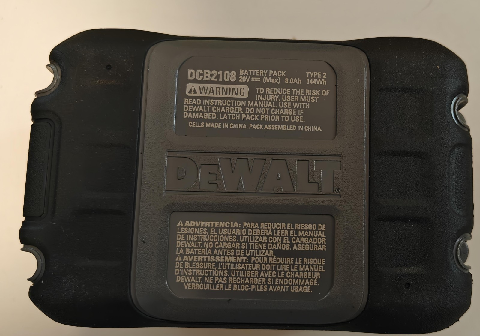 DEWALT 20V MAX XR POWERPACK 8.0 Ah Power Tool Battery (DCB2108)