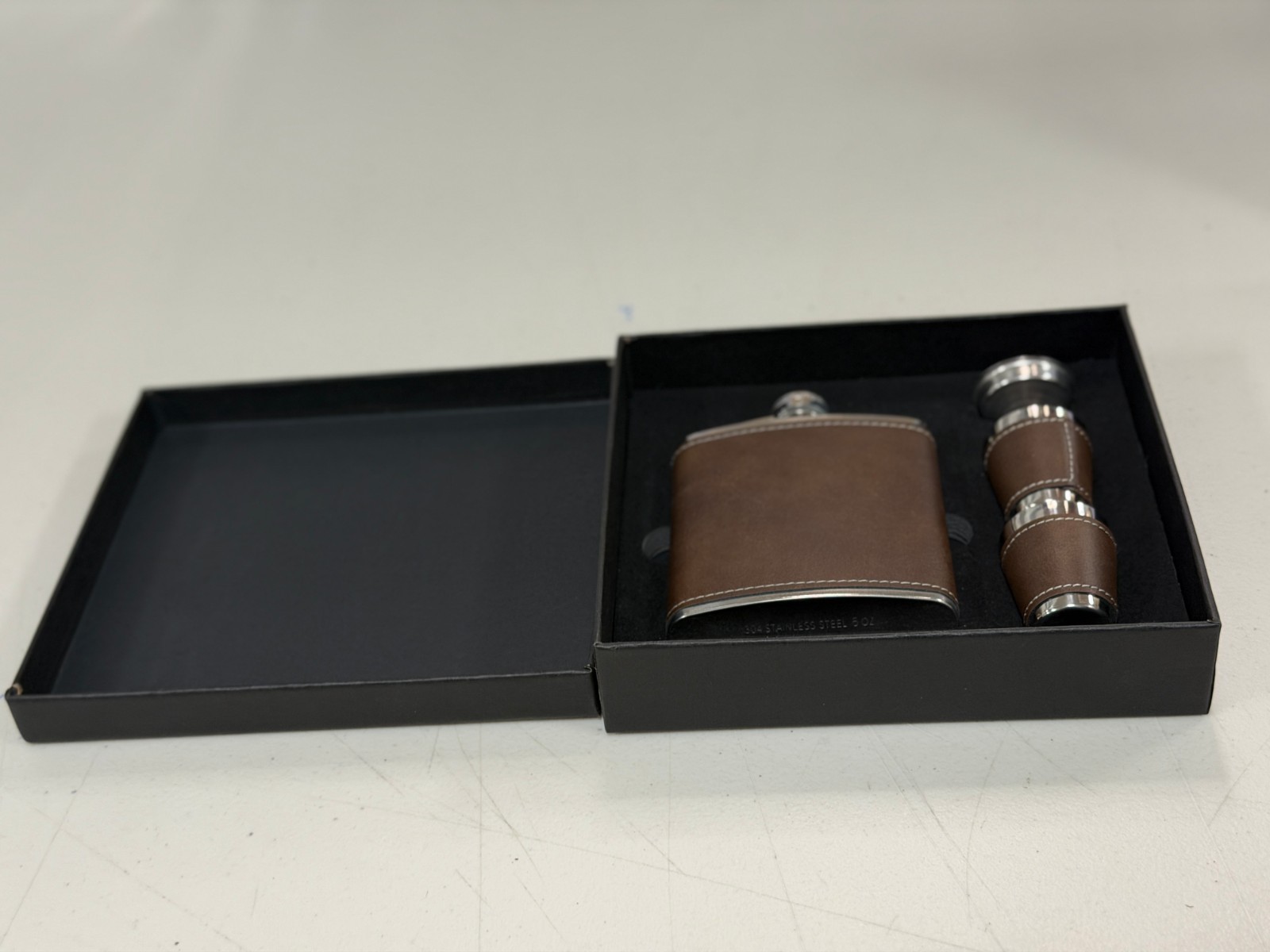 Flask Brown Leather 6 oz Set