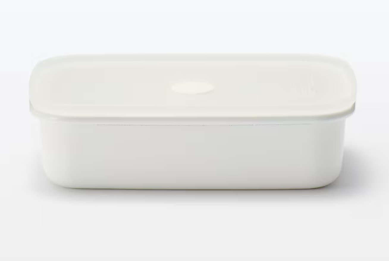 MUJI Enamel Storage Container with Valve Lid medium 630ml (11.5 x 19 x5cm)