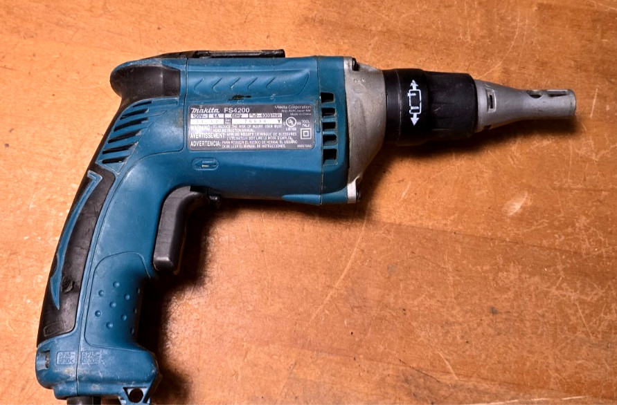 Makita FS4200 Drywall Screwdriver 4000 RPM Corded Screw Gun Tested Working