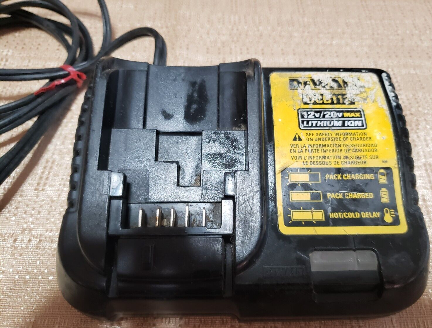 Good Used DeWalt DCB112 12v/20v MAX LITHIUM ION Li-ion BATTERY CHARGER