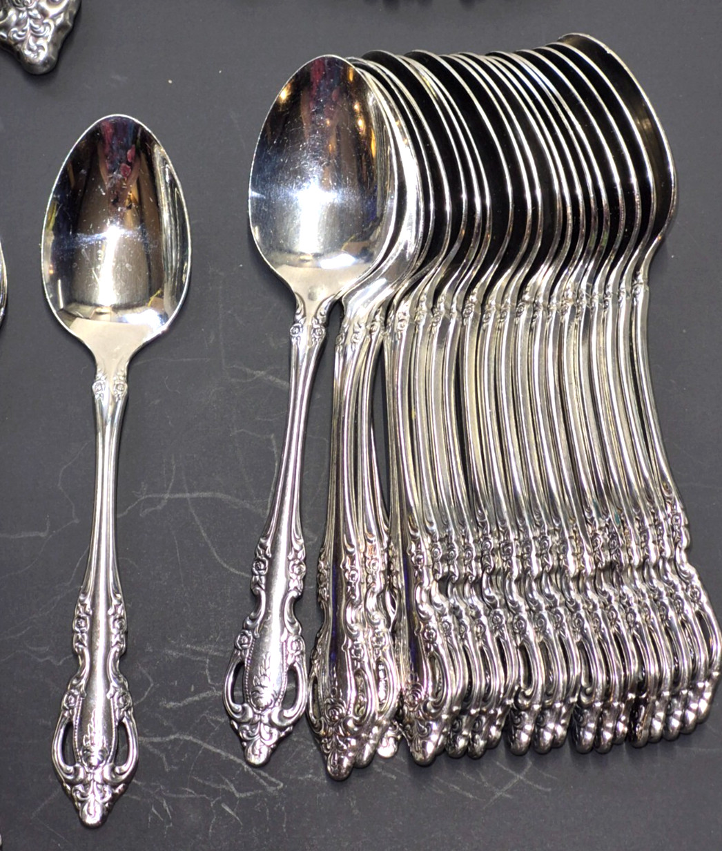 Vintage Oneida Community Brahms Flatware 144 Pieces See Description For List