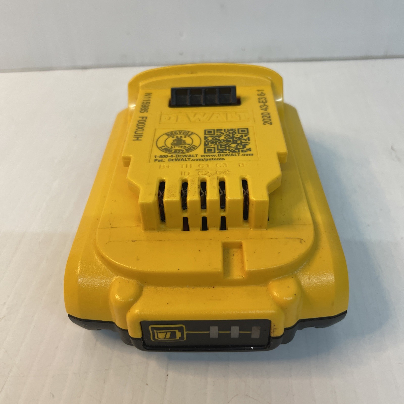 DEWALT DCB203 2AH / 20V – BATTERY – No Charger – Pre Owned