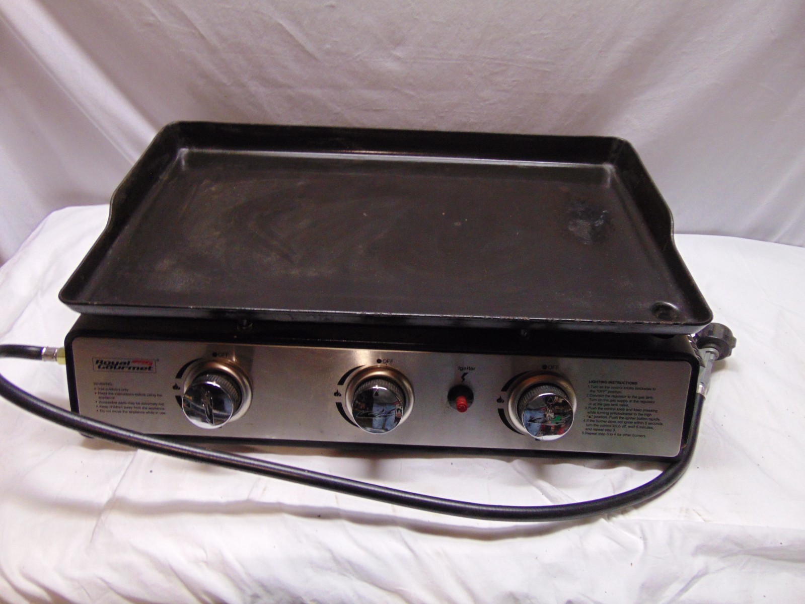Royal Gourmet PD1301S Portable 3-Burner Gas Griddle, 25,500 BTU 25″ x 14 surface