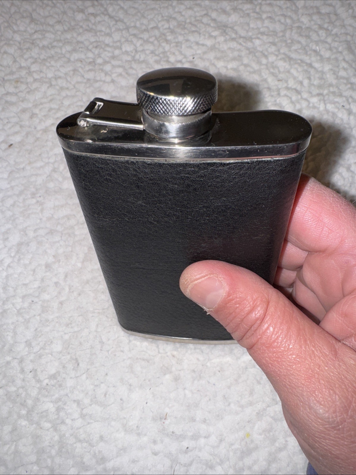 Wilsons Leather Wrapped Flask. Black Stainless Steel 18-8 3 1/2oz VG Con.