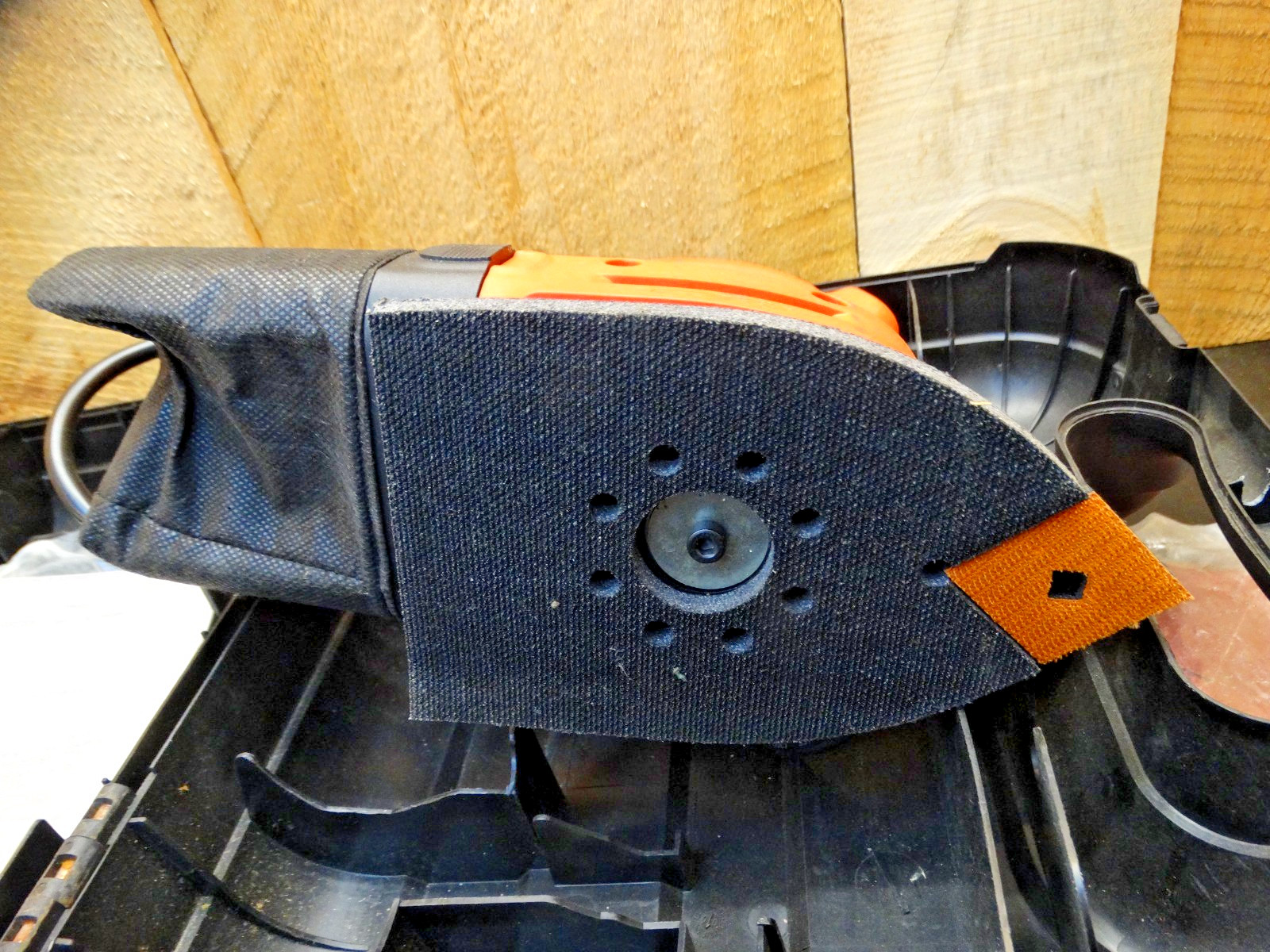 Black & Decker RO600 Corded Sand Storm 3-in- 1 Sander w/Case & Sanding Pads