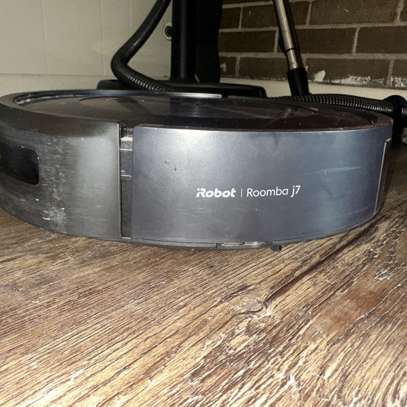 IRobot Roomba J7+ Wi-Fi Self-Empty Robot Vacuum (j7550)(RVE-Y1)