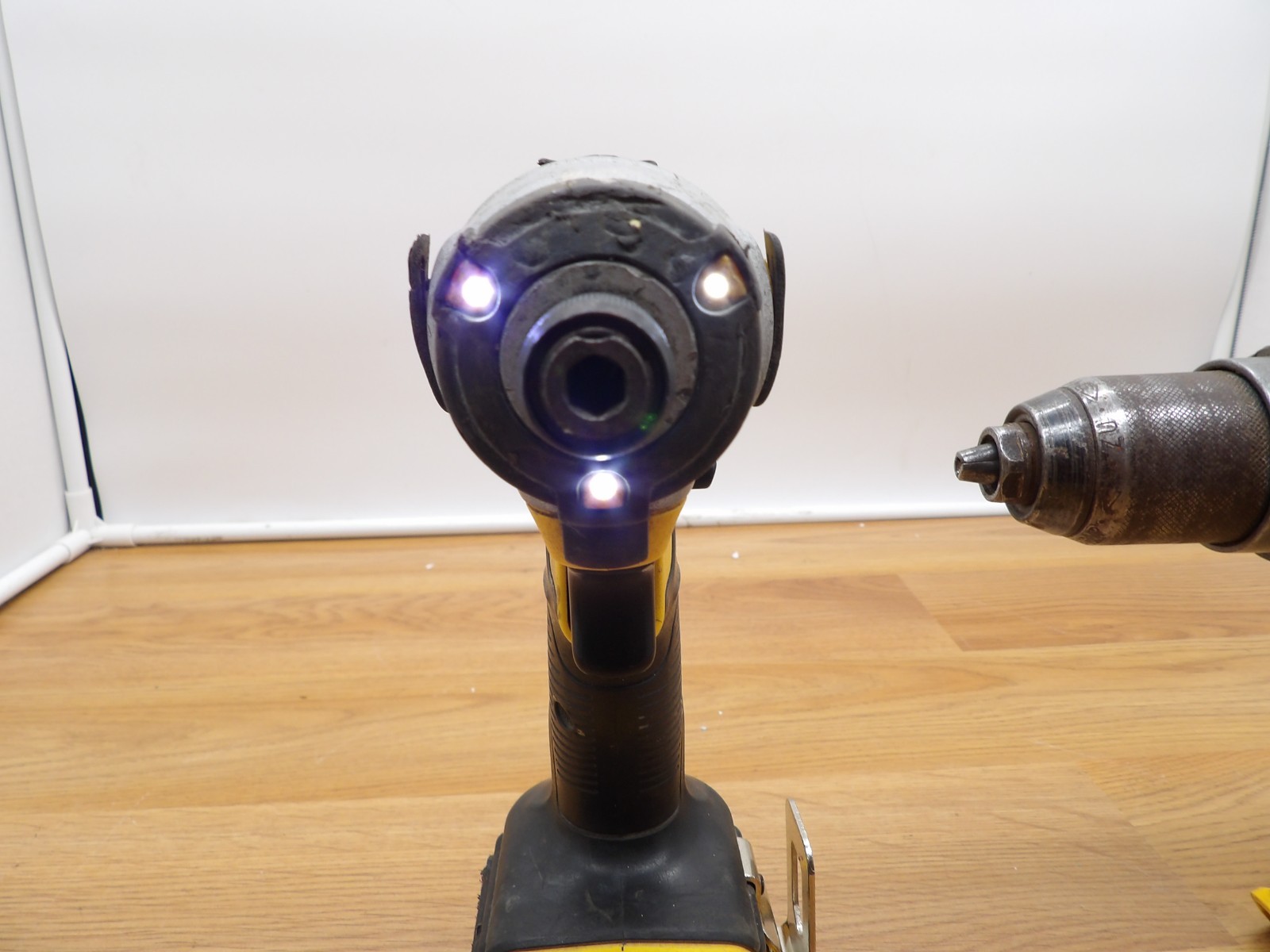 DeWalt Impact Driver DCF885 20V MAX 1/4″ Cordless & Dewalt 1/2″ Drill-READ!!!!